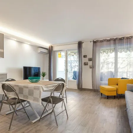 Welkeys - Hochet Apartment